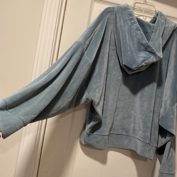 American Eagle M Light Blue Velour Hoodie - Picture 8 of 10
